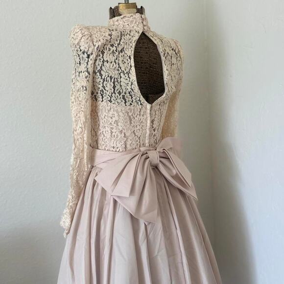 Ricki Lang Women’s 4 Prairie Dress Cream Lace Taffeta Full Skirt Bow Vintage - Picture 1 of 3